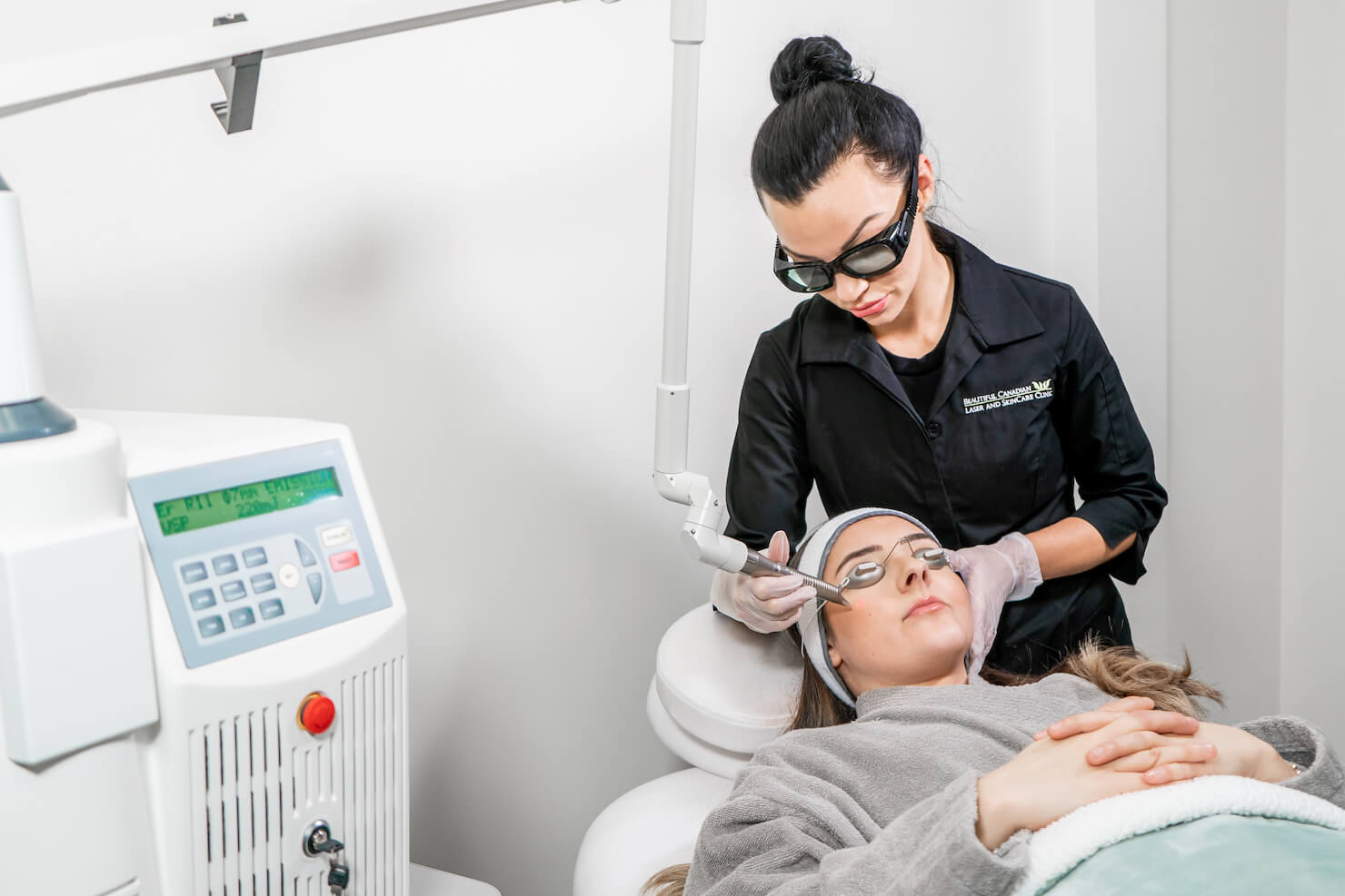 erbium yag laser in surrey for skin tag removal and mole removal or ablative skin resurfacing